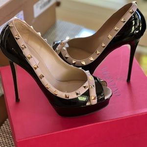 Black Studded Valentino size 39